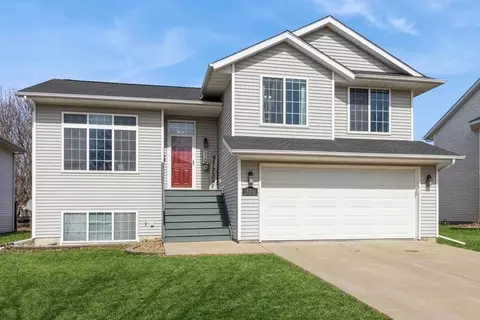 930 Augusta Cir, North Liberty, IA 52317