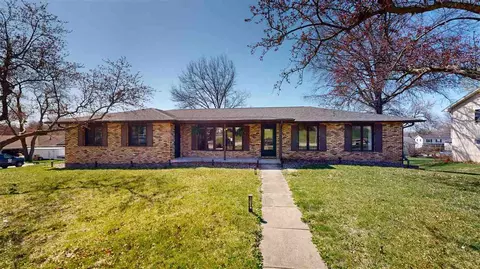 1805 Kathlin Dr, Iowa City, IA 52246