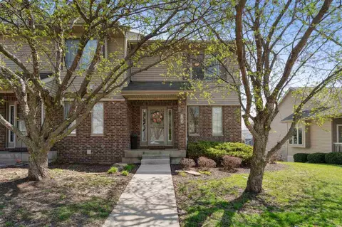 162 Broadmoor Ln, Iowa City, IA 52245