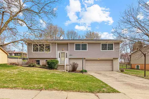 1011 16th Ave, Coralville, IA 52241