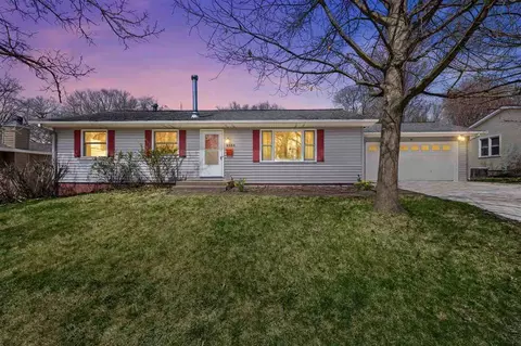 2934 E Washington St, Iowa City, IA 52245