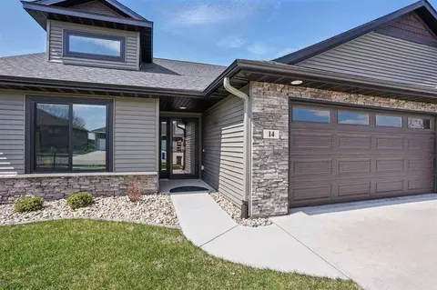 14 Lazy Brook Dr, West Branch, IA 52358
