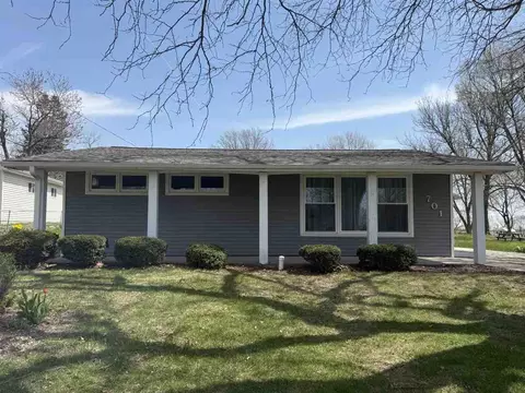 701 S Jefferson St, Sigourney, IA 52591
