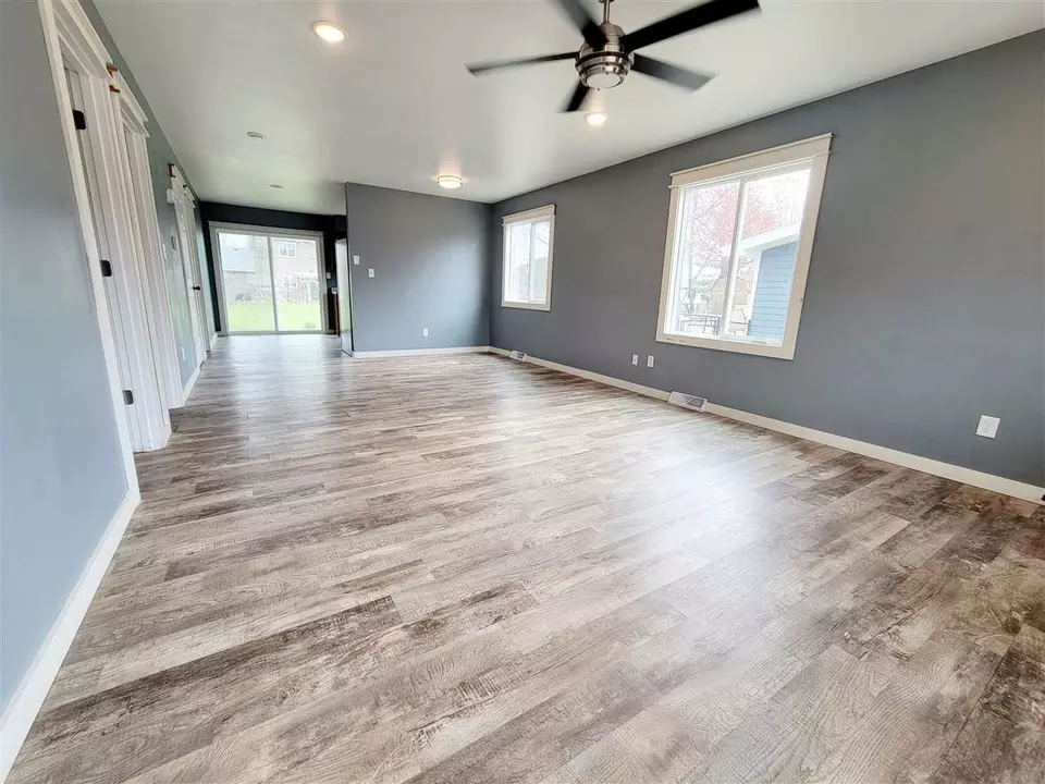  1451 Westview Dr, Coralville, IA 52241 photo 2