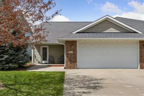 965 5th St, Kalona, IA 52247