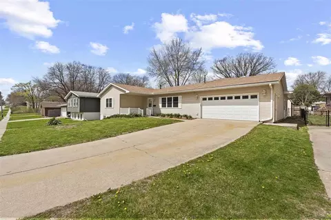 2916 E Court St, Iowa City, IA 52245