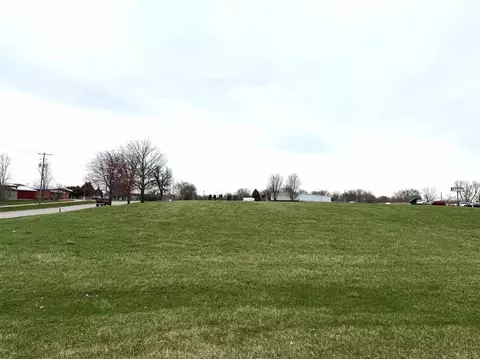 2475 Freedom Ct, Iowa City, IA 52240
