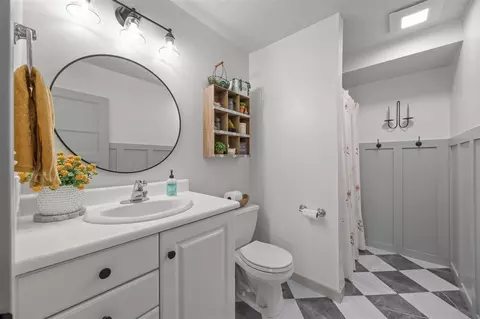Bath - 4117 NE Riverview Rd NE, Cedar Rapids, IA 52411 photo 6 of 6