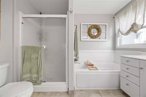 Bath - 4117 NE Riverview Rd NE, Cedar Rapids, IA 52411 photo 4 of 6