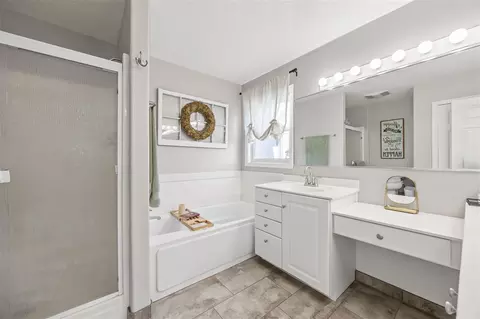 Bath - 4117 NE Riverview Rd NE, Cedar Rapids, IA 52411 photo 1 of 6