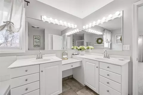 Bath - 4117 NE Riverview Rd NE, Cedar Rapids, IA 52411 photo 3 of 6