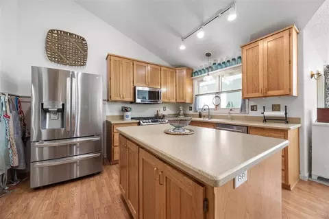 Kitchen - 4117 NE Riverview Rd NE, Cedar Rapids, IA 52411 photo 6 of 6