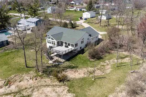 View/Area - 4117 NE Riverview Rd NE, Cedar Rapids, IA 52411 photo 2 of 13