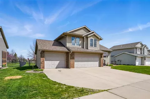 1086 Cory Ct, North Liberty, IA 52317