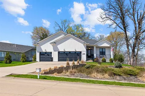 835 Mesquite Dr, Coralville, IA 52241