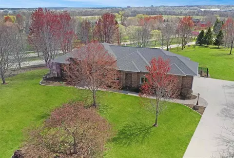 14 Redbud Pl, Iowa City, IA 52246