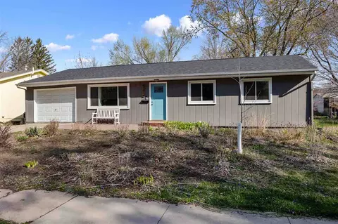 3216 Shamrock Dr, Iowa City, IA 52245