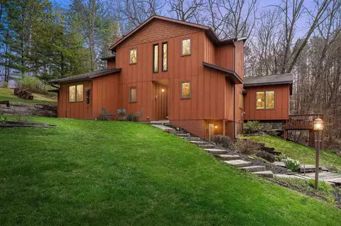 3889 Spring St NE, Solon, IA 52333