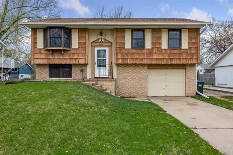 2445 Nevada Ave, Iowa City, IA 52240