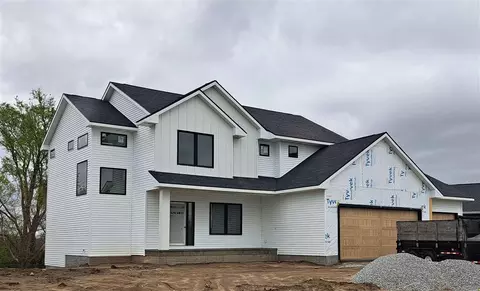 616 Cedar Bend Dr, Solon, IA 52333