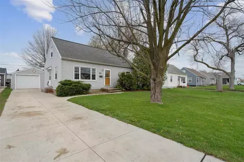 1432 8th St NW, Cedar Rapids, IA 52405