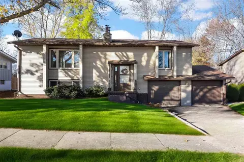 613 Kingston Dr, Solon, IA 52333