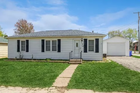104 S Huskins St, Lone Tree, IA 52755