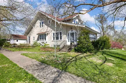 1902 10th Ave, Belle Plaine, IA 52208