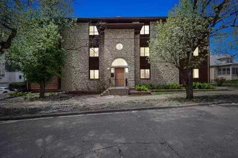 25 Lincoln Ave, Iowa City, IA 52246