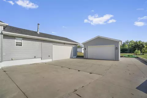 206 Main St E, Shellsburg, IA 52332 photo 3