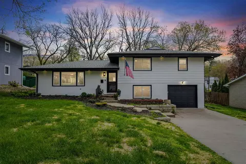 306 Windsor Dr, Iowa City, IA 52245
