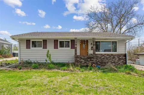 1719 Arizona Ave NE, Cedar Rapids, IA 52402