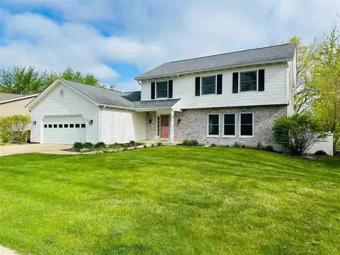 334 Boyson Rd NE, Cedar Rapids, IA 52402
