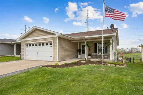 431 Moose Dr NW, Cedar Rapids, IA 52405