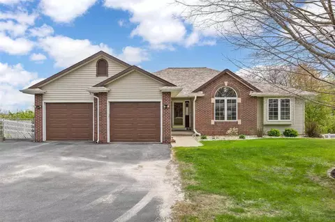 2528 Quincy Rd NE, Solon, IA 52333
