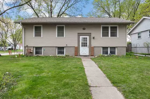 41 Amber Ln, Iowa City, IA 52240