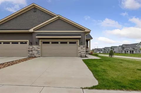 765 River Bend Ln, North Liberty, IA 52317
