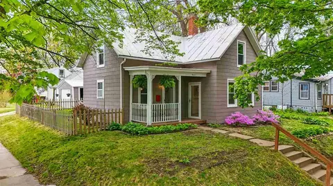 903 S Van Buren St, Iowa City, IA 52240