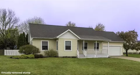 349 Aaron Ct SW, Swisher, IA 52338