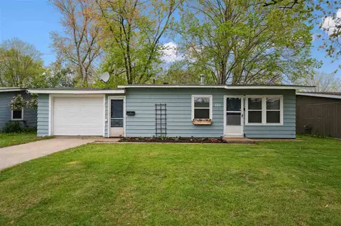 404 Douglass Ct, Iowa City, IA 52246