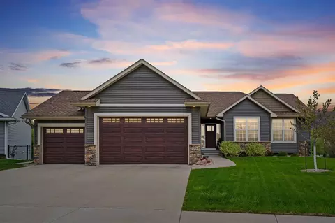 6320 Prairie Rose Cir SW, Cedar Rapids, IA 52404