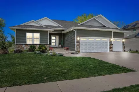 410 E Jefferson St, North Liberty, IA 52317