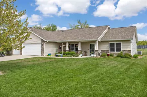 2080 119th Ln, Kalona, IA 52247