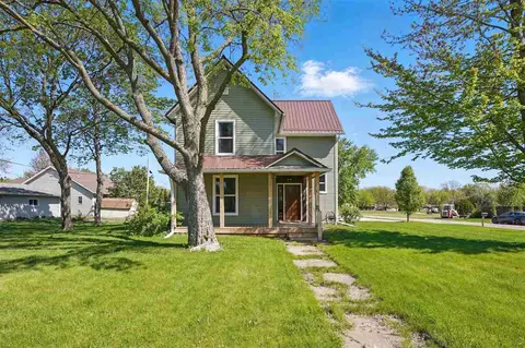 1026 E Adams, Washington, IA 52353