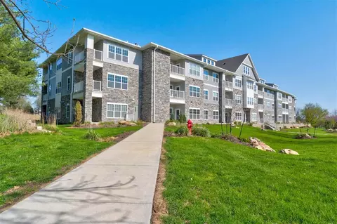 260 N Scott Blvd #206, Iowa City, IA 52245