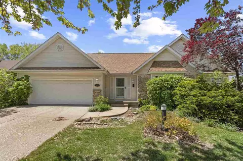 821 Longfellow Pl, Iowa City, IA 52240