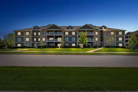 2863 Spring Rose Cir #303, Coralville, IA 52241