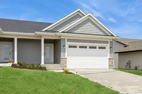 1032 Highland Trl, Solon, IA 52333