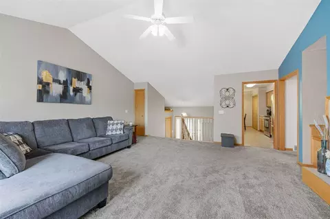 1023 Doubletree Ct NE, Cedar Rapids, IA 52402 photo 5