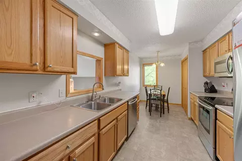 1023 Doubletree Ct NE, Cedar Rapids, IA 52402 photo 7